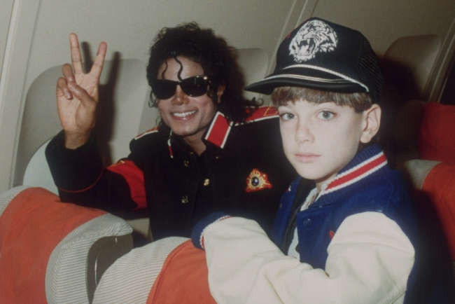 Scandal lạm dụng tình dục trẻ em của Michael Jackson được hé lộ chi tiết sau gần 30 năm