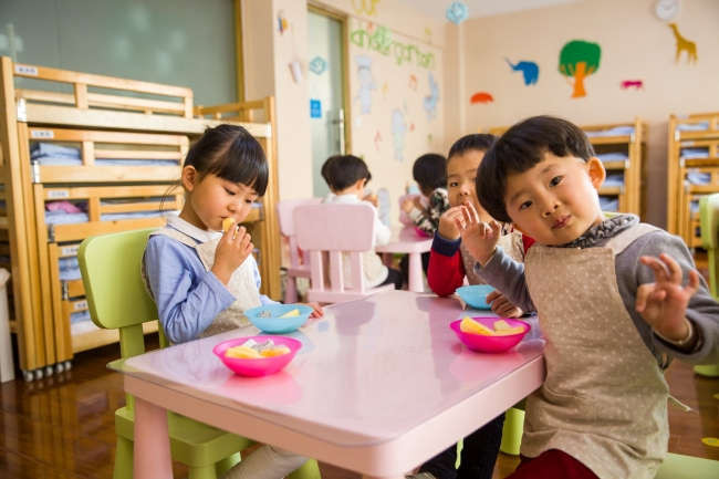 Đắc nhân tâm - Làm gì để trẻ vui vẻ ăn sáng?