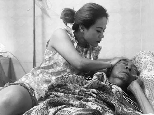 Rơi nước mắt khi nghe nghệ sĩ Lê Bình trò chuyện với con gái trong bệnh viện