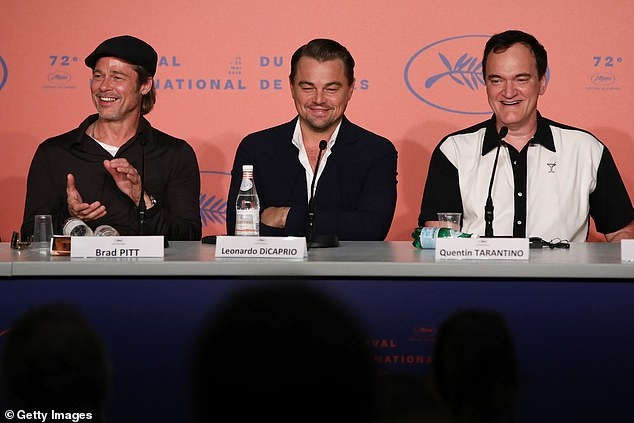 Leonardo DiCaprio và Brad Pitt ngượng ngùng khi phim được vỗ tay dài hơn 6 phút ở Cannes