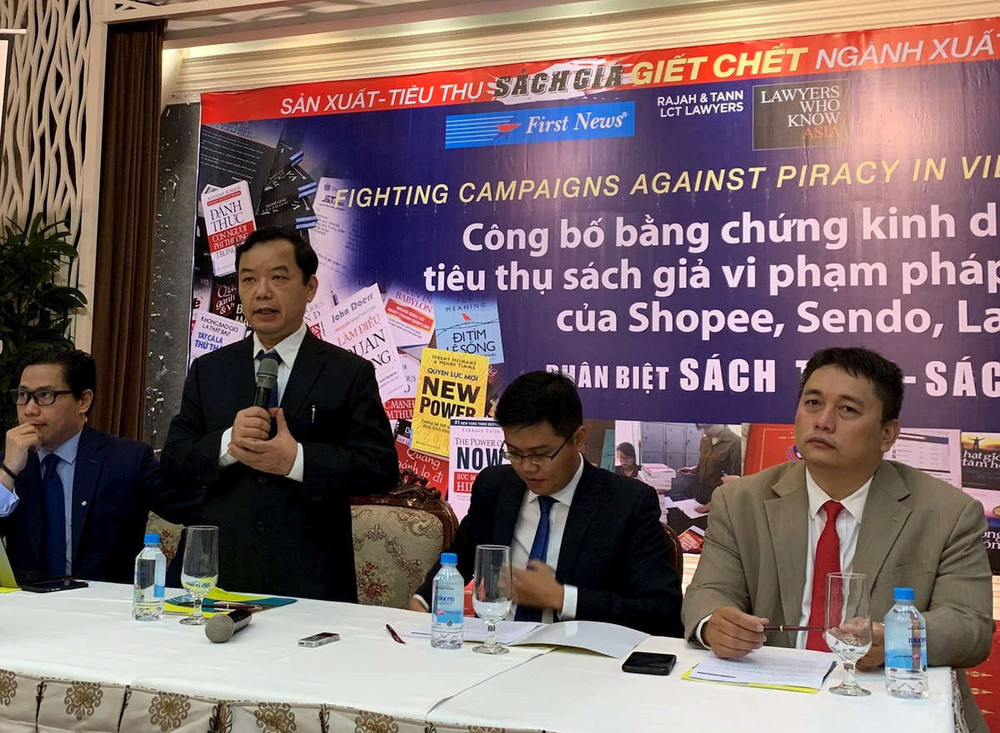 Trí Việt - First News kêu gọi cộng đồng hợp sức ngăn chặn kinh doanh sách lậu