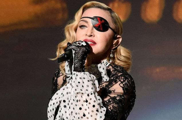 Madonna tiếp tục thống trị bảng xếp hạng Billboard ở tuổi 60