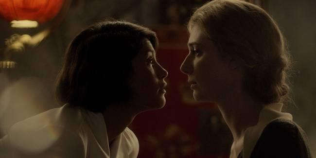 Mối tình đồng tính gây sốc của nữ văn sĩ nổi tiếng Virginia Woolf được tái hiện trên màn bạc