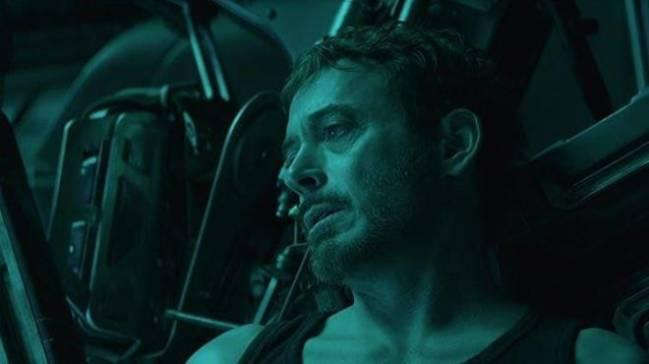 Marvel hé lộ cảnh quay bị cắt về cái chết của Iron Man