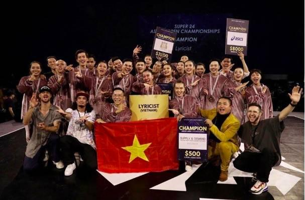 Nhóm nhảy Việt Nam LYRICIST trở thành quán quân cuộc thi dance đình đám Đông Nam Á
