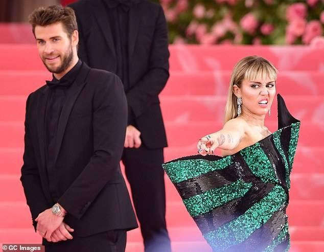 Miley Cyrus giận dữ, quyết liệt phủ nhận việc lừa dối Liam Hemsworth