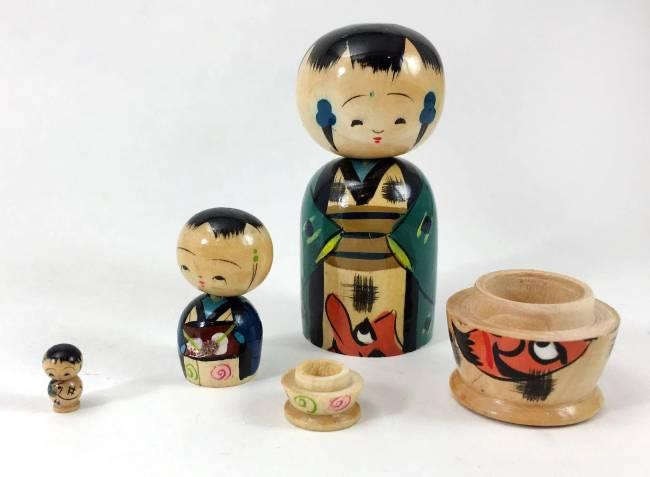 Búp bê Matryoshka có giống búp bê Kokeshi?