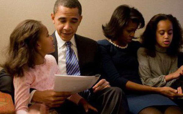 Cựu Tổng thống Obama: 'Tôi không thể làm tổng thống cả đời nhưng tôi phải làm cha cả đời'