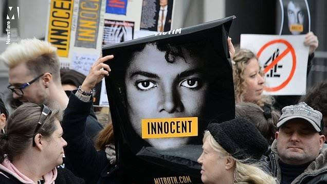 Khán giả phản đối phim tố cáo Michael Jackson xâm hại trẻ em thắng giải Emmy