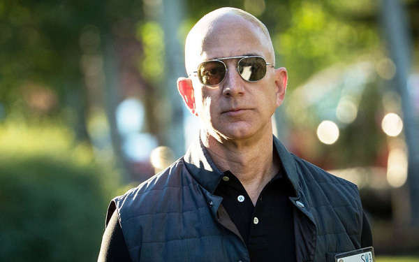 Jeff Bezos: "Bỏ thuyết trình bằng PowerPoint và ngồi họp im lặng trong 30 phút là điều thông minh nhất chúng tôi từng làm tại Amazon"
