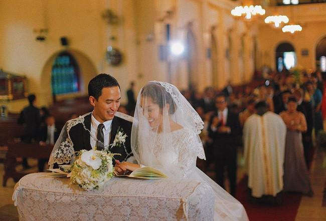 Tăng Thanh Hà công khai ảnh cưới kỷ niệm 7 năm kết hôn
