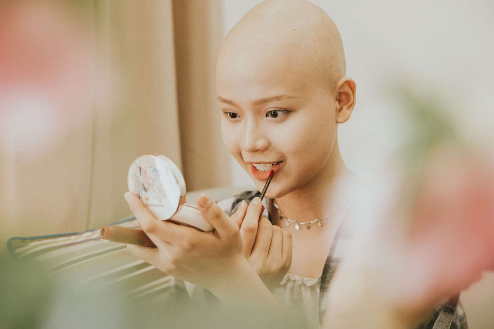 Nữ sinh vượt bạo bệnh đi thi Hoa khôi Ngoại thương:  'Tôi đẹp nhất khi tôi tự tin, kể cả khi đầu trọc!'