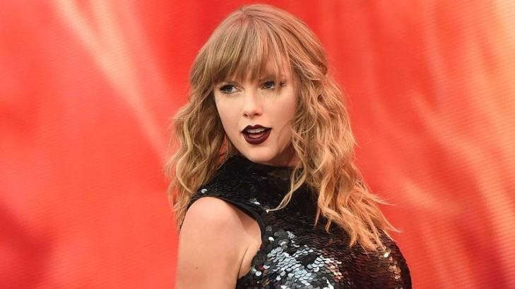 Taylor Swift lọt vào tốp 10 nghệ sĩ âm nhạc vĩ đại