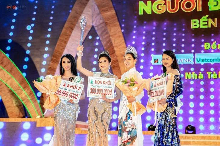 Cô gái 21 tuổi Bùi Kim Quyên đăng quang Người đẹp xứ Dừa 2019