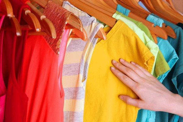 Cách giặt quần áo mới mua để không bị phai màu