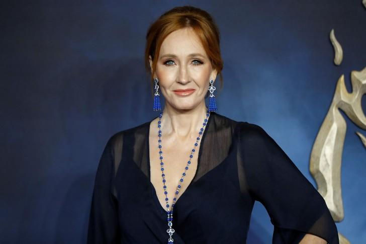 J.K Rowling hồi phục sau các triệu chứng của COVID-19 dù không xét nghiệm
