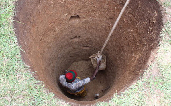 Đang đào giếng, người nông dân được khuyên đào chỗ khác và hồi kết bất ngờ