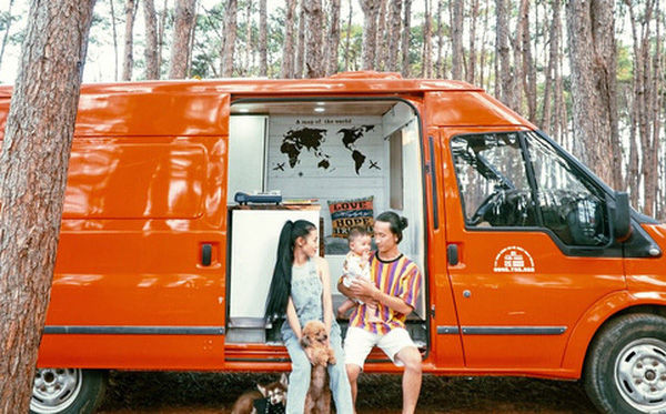 Đôi vợ chồng mua ô tô cũ về làm thành ngôi nhà di động rồi chở con đi du lịch khắp Việt Nam!