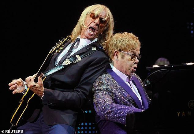 Ca sĩ Elton John mất trắng 60 triệu bảng Anh vì dịch COVID-19