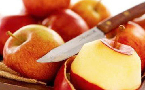 Vừa ăn 2 quả táo đã no, người đàn ông ngộ ra 1 sai lầm lớn mà nhiều người đang mắc phải