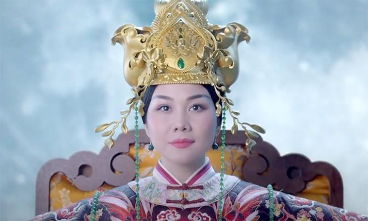 Siêu mẫu Thanh Hằng làm phim về Thái hậu Dương Vân Nga