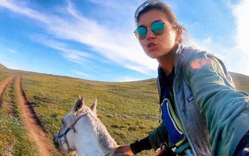 Chuyến hành trình cô độc băng qua Mông Cổ trên lưng ngựa của một cô gái