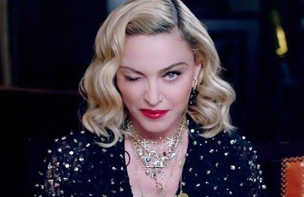 Madonna tự tay làm phim về cuộc đời mình