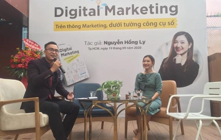 Giao lưu ra mắt sách 'Digital Marketing - Trên thông Marketing, dưới tường công cụ số’