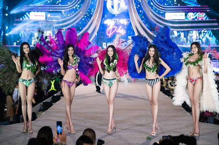 35 thí sinh Hoa hậu Việt Nam 2020 rực rỡ với phần trình diễn bikini
