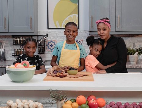 'Ngôi sao đầu bếp' 12 tuổi khởi nghiệp từ những lần tự nấu nướng vì mẹ ốm