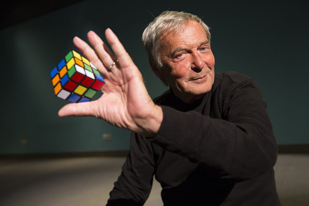 Rubik - Hồi ký của người sáng tạo ra trò chơi khiến cả thế giới mê mải