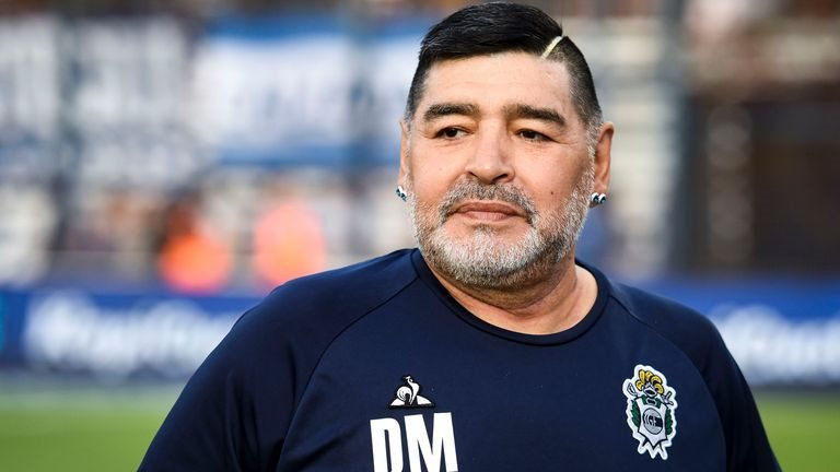 Nhiều người nổi tiếng tưởng nhớ Diego Maradona