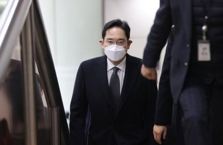 'Thái tử Samsung' - Doanh nhân quyền lực nhất Hàn Quốc không kháng cáo, chấp nhận đi tù 2 năm rưỡi