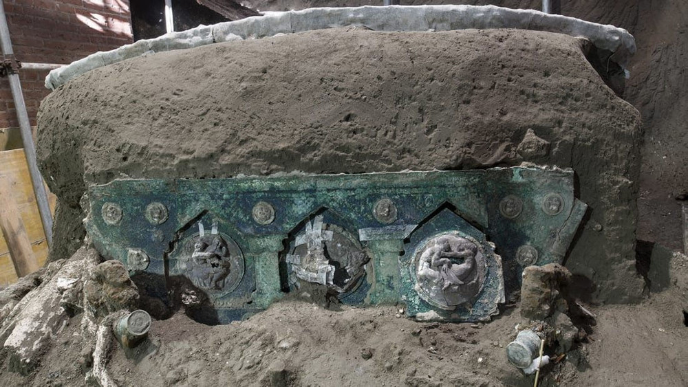 Cỗ xe nghi lễ cổ đại được khai quật ở Pompeii (Ý)