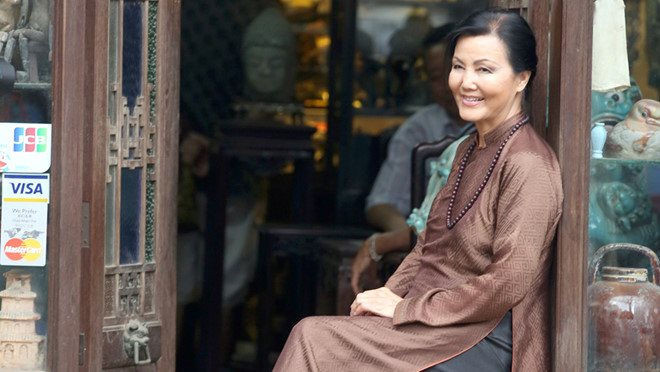 Nữ diễn viên Kiều Chinh được trao giải Thành tựu trọn đời của AWFF