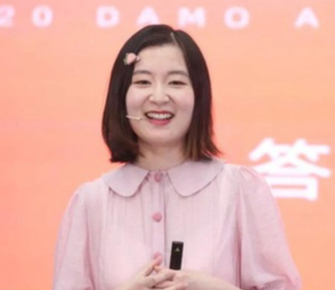 Đằng sau sự ưu tú của cô gái 9X được Alibaba trao 1 triệu tệ tiền thưởng?