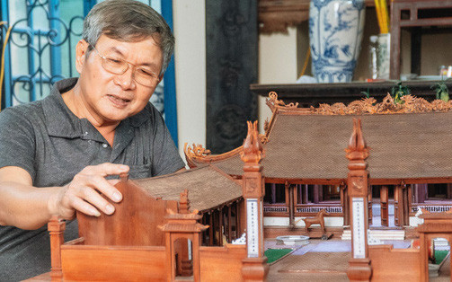 Độc đáo mô hình đình làng Hữu Bằng bằng gỗ siêu nhỏ, trả giá 2 tỷ cũng không bán!