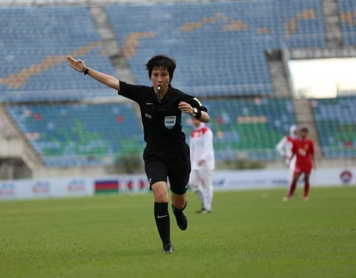 Nữ trọng tài duy nhất tại giải U.19 Quốc gia: Từng cầm còi trước hàng vạn người Triều Tiên