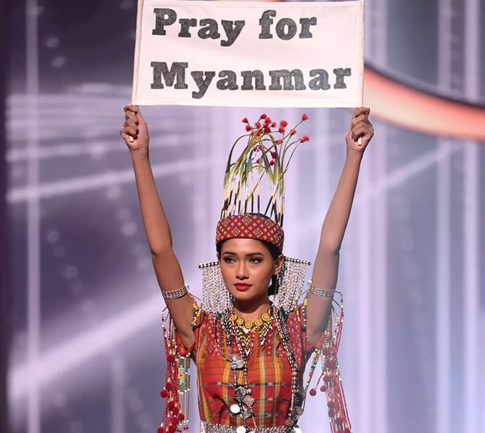 Miss Universe 2020: Thông điệp ‘nóng’ của hoa hậu Myanmar trong phần thi trang phục dân tộc