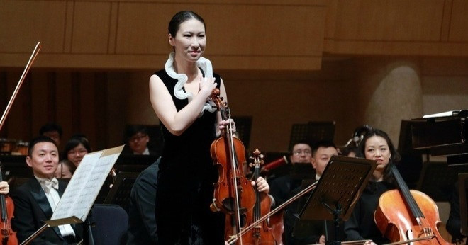 Nữ nghệ sĩ violin trẻ tài năng của Trung Quốc nhảy lầu tự vẫn