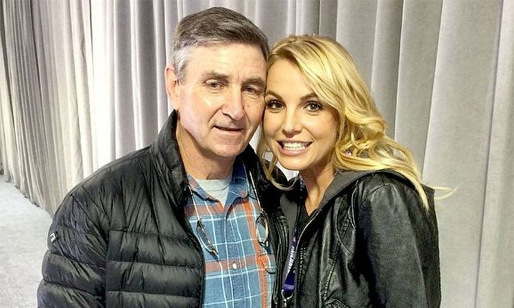 Cha Britney Spears chấp nhận từ bỏ quyền giám hộ con gái