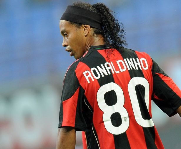 Ronaldinho và các ngôi sao bóng đá quan hệ tình ái với nữ diễn viên phim người lớn