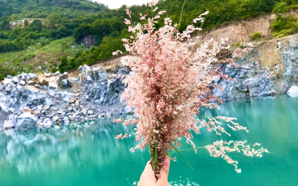 Hồ Đá tự nhiên tại Ninh Thuận: Nước xanh như ngọc, điểm check-in mới cho giới trẻ