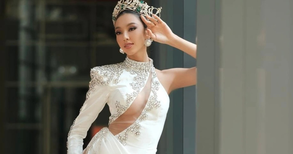 Hoa hậu Hòa bình Quốc tế Thùy Tiên tiếp tục chinh phục fan với thiết kế cắt xẻ hiểm hóc