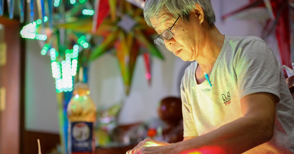 Gia đình hơn 20 năm làm đèn ngôi sao Giáng sinh ở Sài Gòn