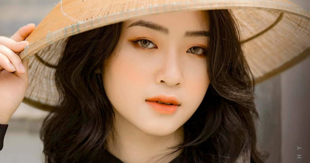 'Hot girl ảnh thẻ' Hà Lim chia sẻ phương pháp học ngoại ngữ