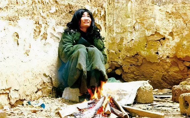 Cậu bé lười nhất Trung Quốc, 13 tuổi mẹ vẫn cõng trên lưng và cái kết đau lòng