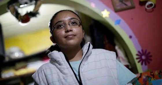 Cô gái 17 tuổi phát triển ứng dụng giúp chị gái khiếm thính giao tiếp