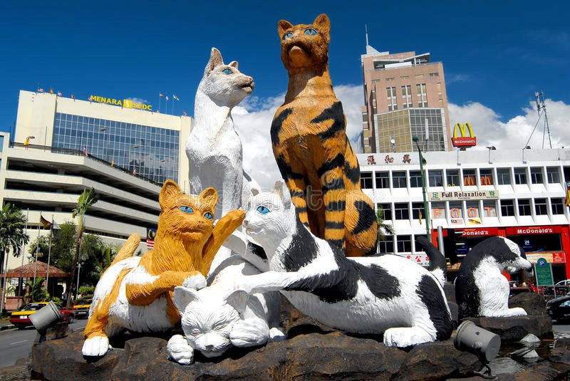 Độc đáo thành phố mèo ở Malaysia