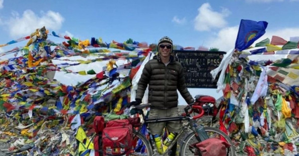 17 tuổi đạp xe đi vòng quanh thế giới thực hiện giấc mơ ấp ủ từ năm lên 10